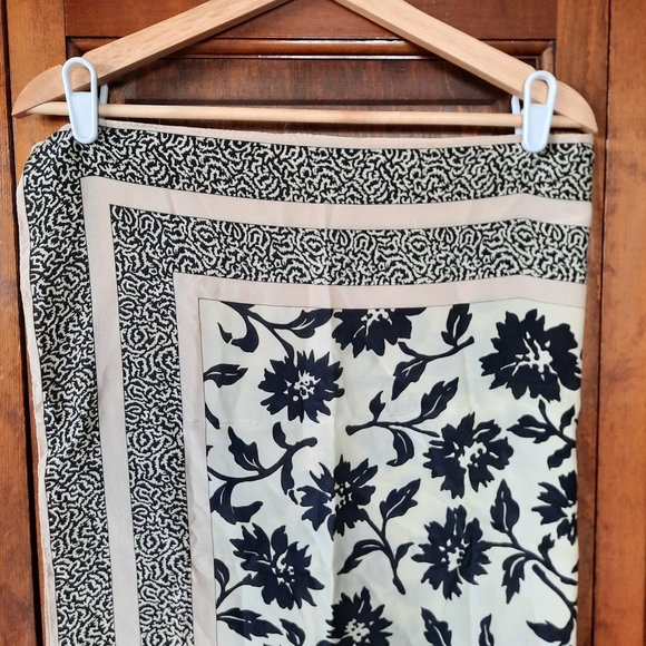 Adrienne Vittadini Silk Square Scarf Tan Cream Black Floral Pattern Semi-sheer - Picture 5 of 10